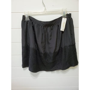 NWT laundry by Shelli Segal slip lace fringe trim